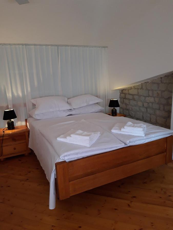 Villa Apartments Oliva Сегет-Враница Экстерьер фото