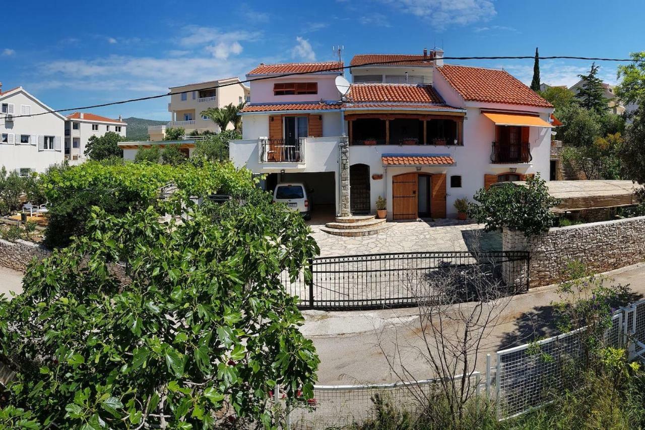 Villa Apartments Oliva Сегет-Враница Экстерьер фото